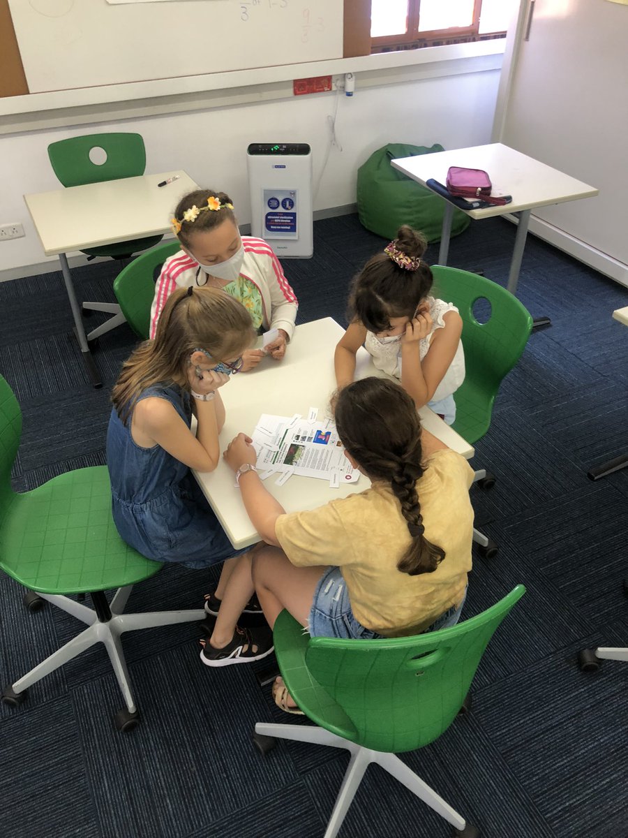 vpriyatech's tweet image. First in class lesson teaching about the purposes of different parts of an online news page. So much fun having students interact @AISChennai @ThorpeBritt #AISCGrade5 #AISCLearner #AISCTech #AISCInTheClassroom