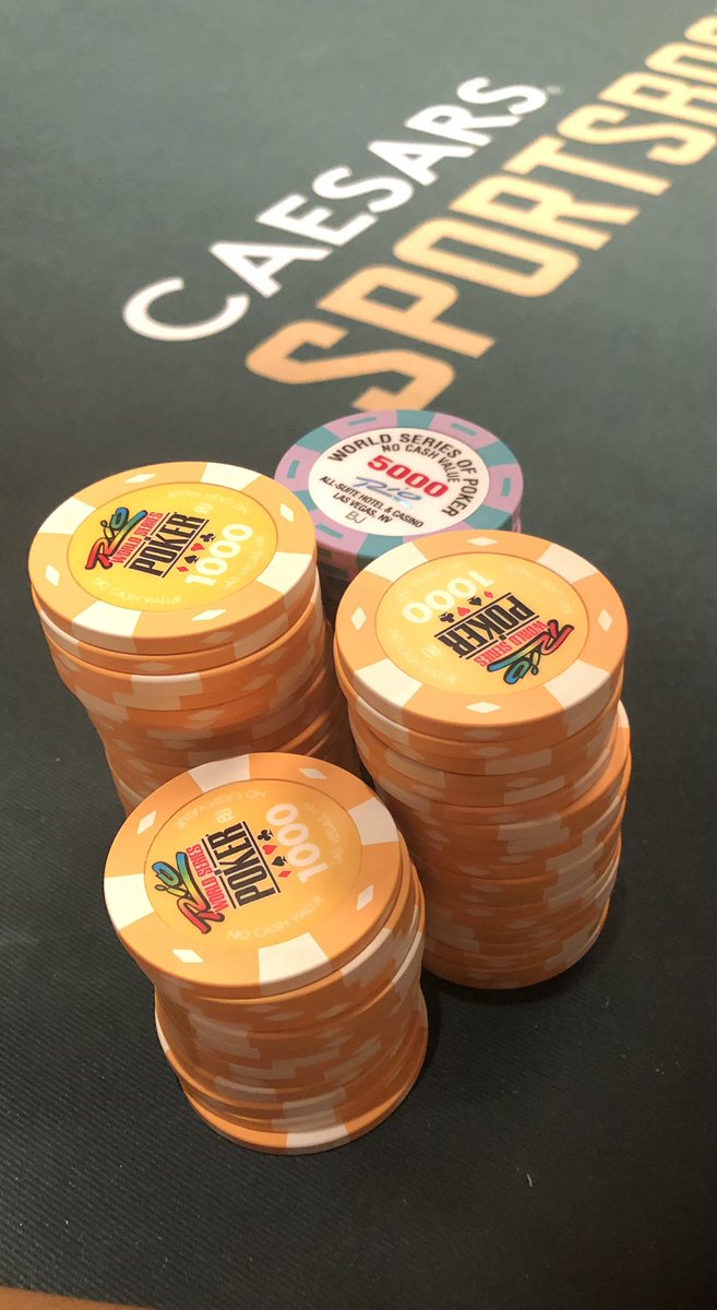 fitzpoker's tweet image. 143k, had it to 200k

297 left from 1200, 180 pay
#stillgrumpy

#wsop