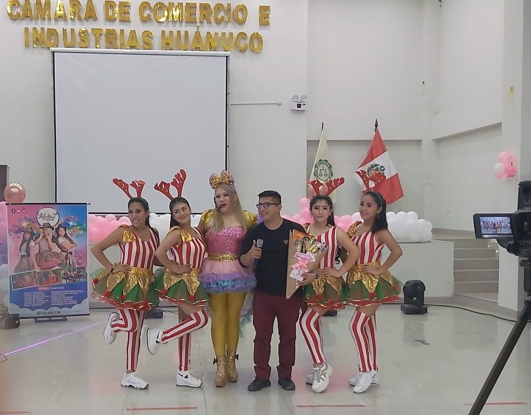 asreca's tweet photo. En el 5 aniversario  de Melisa Show https://t.co/oUU3vzAWlJ