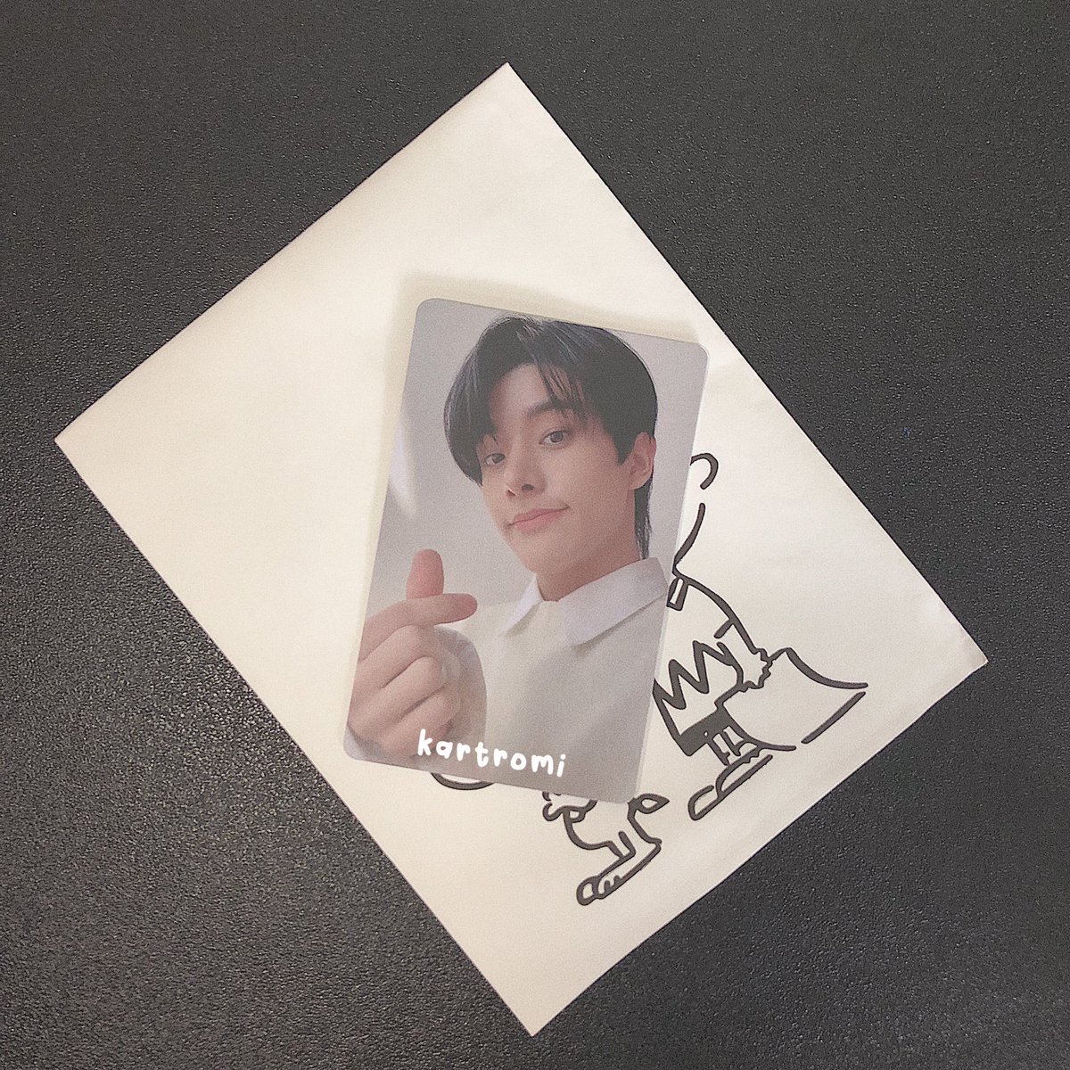 kartromi's tweet photo. ☻ ☻ happy mail !
    ⇢ from: @byhaneulph 
             [ #haneulproofs ]
i got jakey already thank you so much for bringing him home safely to me :] https://t.co/UR9mAn7CUw