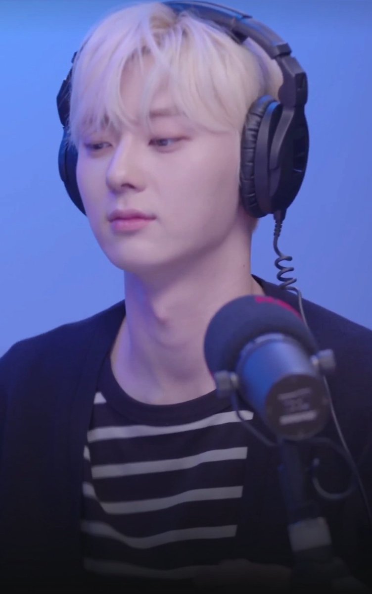 1억하트 받고 에어드럼 뚱땅하면서 표정관리 하는데 안되고있음 ㅋㅋㅋ