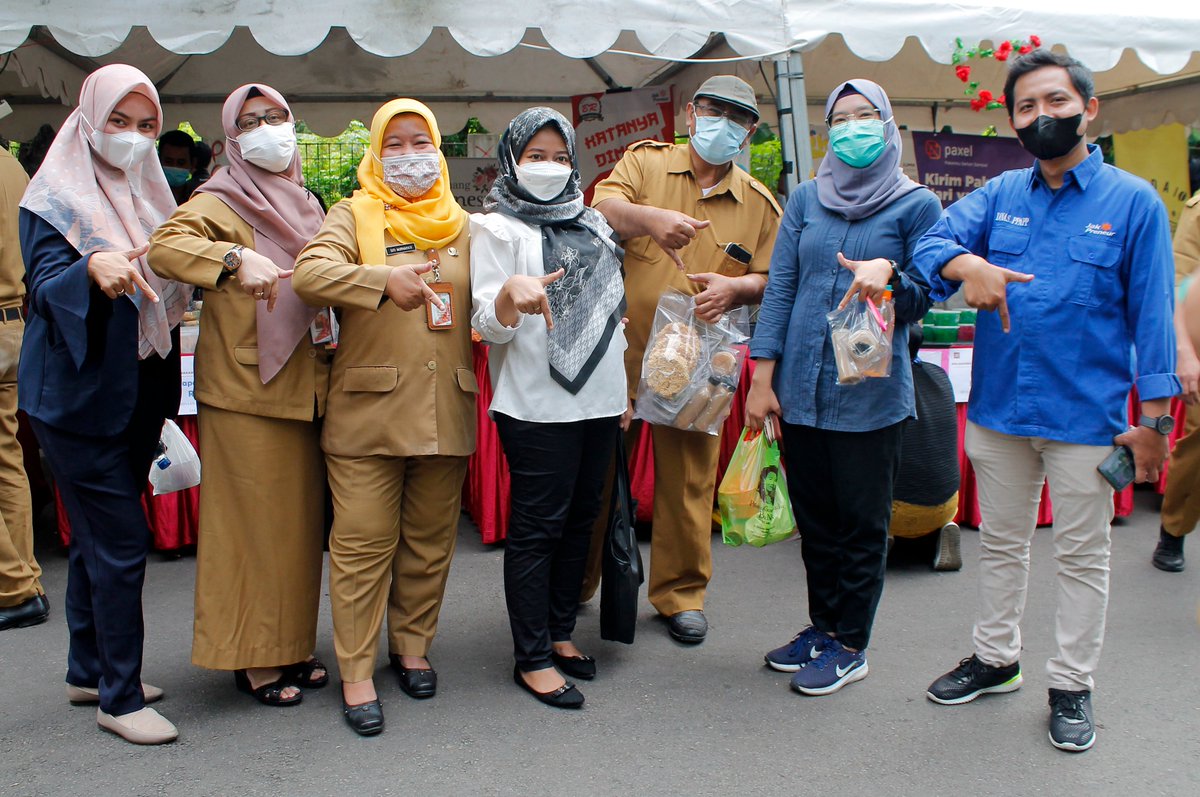 ppapp_jakbar's tweet photo. Ka. Sudis PPAPP Kota Adm. Jakarta Barat menghadiri Pembukaan Pelaksanaan Kegiatan Bazar UMKM tingkat Kota Adm. Jakarta Barat & Festival Kopi yang di buka secara langsung oleh Walikota Kota Adm. Jakarta Barat, di Jl Puri Ayu Puri indah kembangan Jakarta Barat.
#dppapp https://t.co/ly35cRJTqf