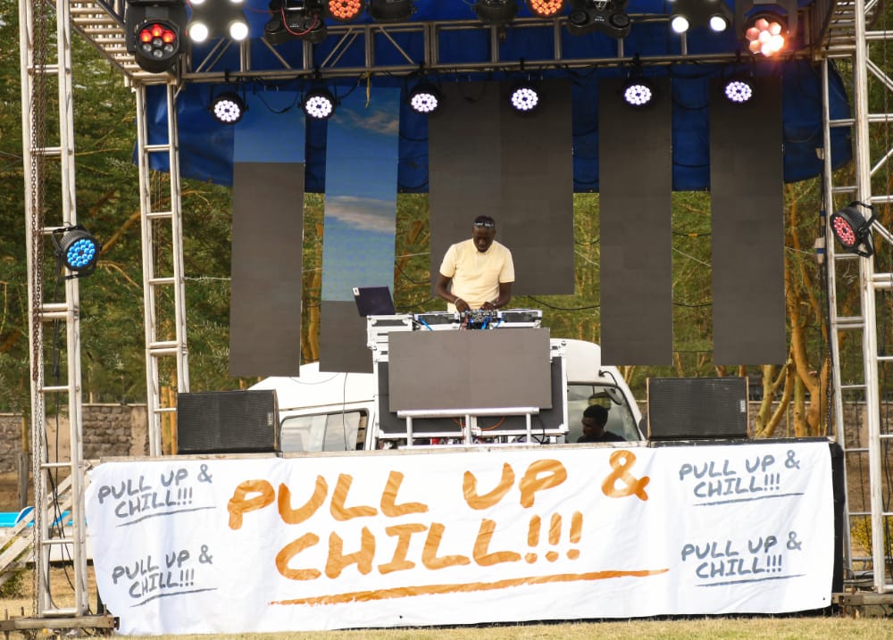 pullupandchill's tweet photo. Baddest dj @DjLaughter https://t.co/Kg8o0wFufE