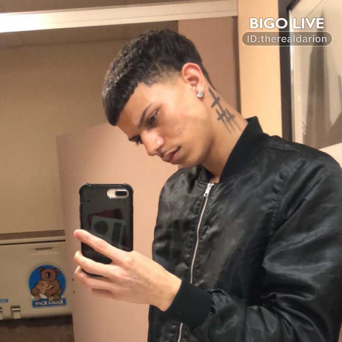 tharealdarion's tweet photo. Come to chat in my LIVE room and earn bonus! New users fill in my invitation code 128478169 and find more surprises!
https://t.co/0tdGs8LOqP https://t.co/Nx5DZX1SDL