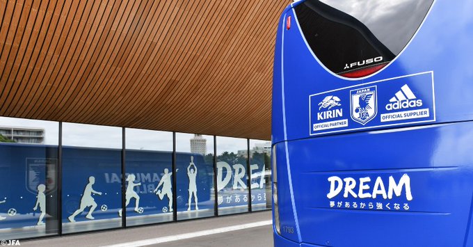 サッカー日本代表 本 日 締 切 Samuraiblue をはじめ各カテゴリーの日本代表チームが使用するオフィシャルチームバスの名称を募集中 名称が採用された方全員に記念品を贈呈 締切は本日11月16日 火 23 59 皆さんの応募をお待ちしています