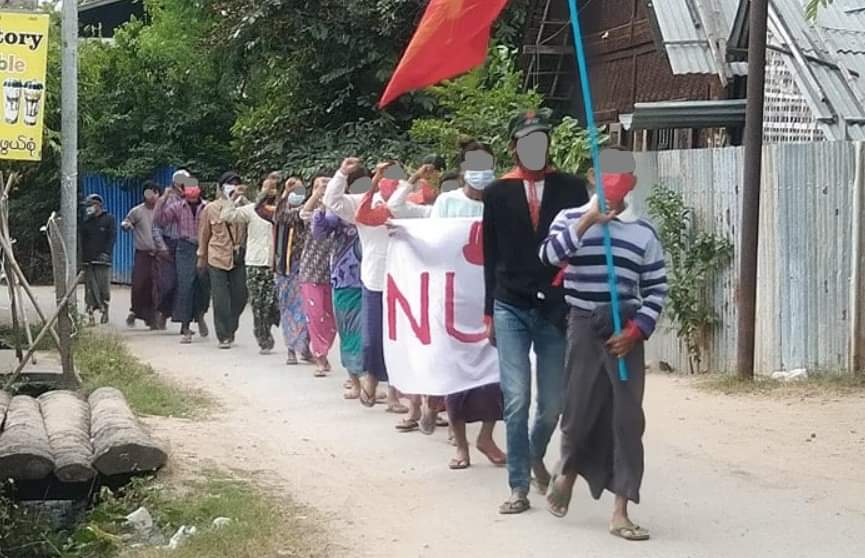 parmouk's tweet photo. An anti-coup revolutionary strike in a village from Sagaing's Shwebo and in support of @NUGMyanmar as a daily basis. 🪧  #Nov16Coup #TortureToDeathByJunta #WhatsHappeningInMyanmar https://t.co/Ysj7uXS477