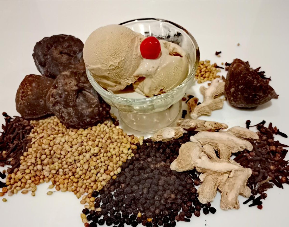 Samy_offcl's tweet photo. My friend #ChefRaj 's new innovative "Karuppatti Icecream" in 
Nellai #AppleTree
Traditional food innovator 💐💐💐 https://t.co/5BBA8halwd