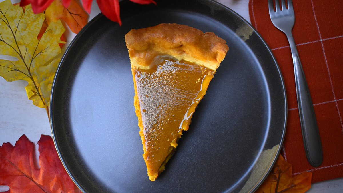 kitchenandvibes's tweet photo. The Holidays are finally here! For this Thanksgiving, I'd like to share a delicious Pumpkin Pie recipe. It's the time of year to be around our loved ones and eat delicious food. Uploading real soon!🍁 #thanksgiving #pumpkinpie https://t.co/Y7A4uHRC3P