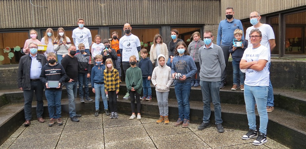 CDJTorhout's tweet photo. Een grote dankjewel aan @torhout voor de ondersteuning van onze werking. Zo kunnen we héél wat kinderen tussen 7 en 18 jaar blij maken.
Wil je ook op een keitoffe manier kennismaken met het programmeren? https://t.co/4StBA331wP
#torhout #GRATIS #Scratch #LEGO #mbot #3d #microbit https://t.co/9caQ3yEbg4