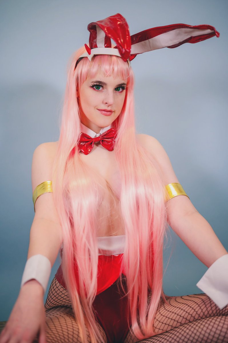 sarawrcosplay's tweet photo. Retweet to move hair https://t.co/PFXDcoDXzD