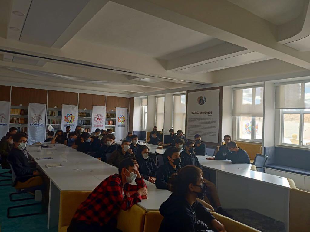 Yol Arkadaşım Derneği olarak “Çok Okur Öz Yazar” projesi kapsamında yazarlık ve senaryo atölyelerini <a href="/umhamidullahihl/">Uluslararası Prof. Dr. Muhammed Hamidullah AİHL</a> öğrencilerimizin yoğun ilgisiyle tamamladık. Okulumuza ve öğrencilerimize teşekkür ederiz. #GençlikProjeleriDesteklemeProgramı