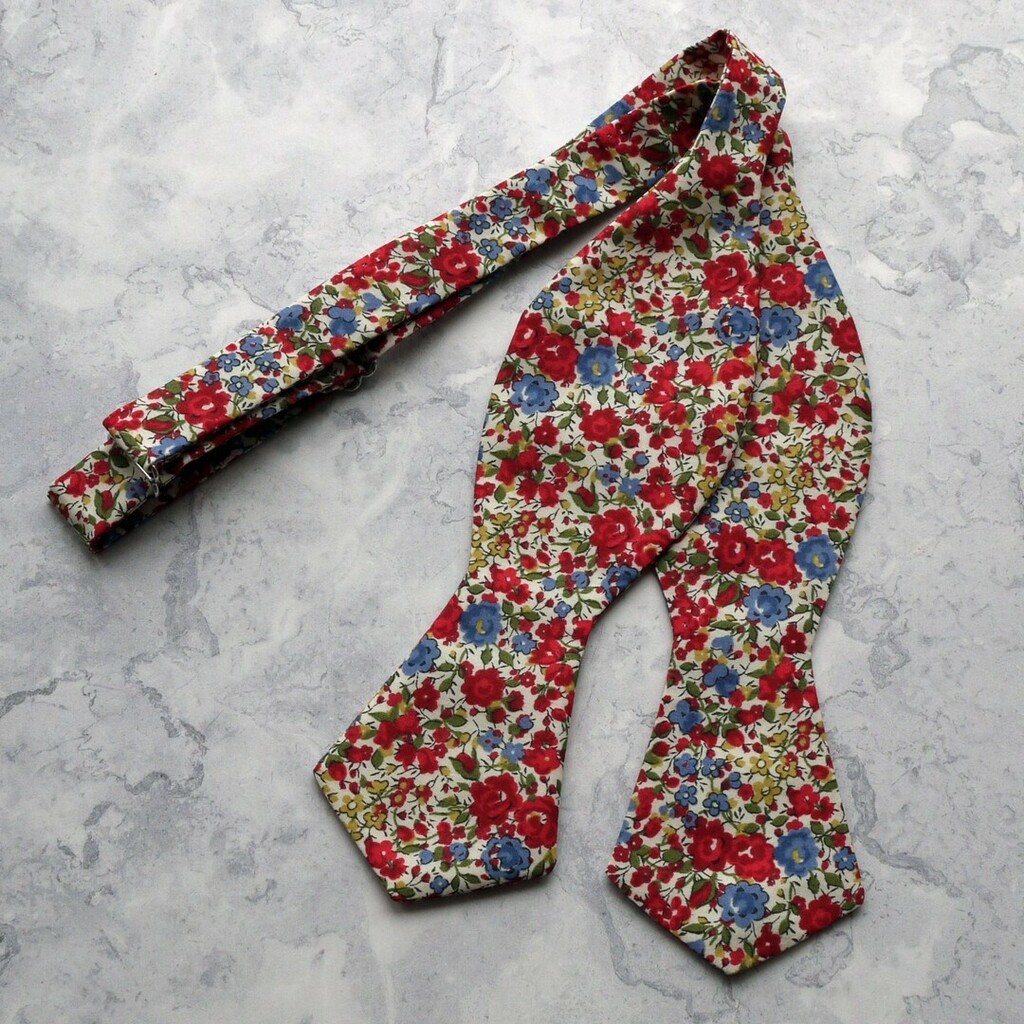 CatkinJane's tweet photo. I've been making a special request this morning - a diamond point bow tie made from the lovely Emma &amp; Georgina design. Diamond point bow ties are much less frequently seen but make a great statement 

#handmade #libertyfabric #bowtie #specialrequest  #cu… https://t.co/d1aR84n8Fi https://t.co/gE112f9La0