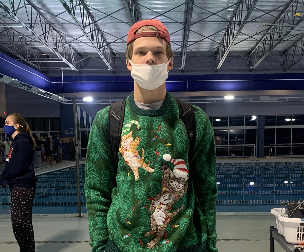 Sometimes you just need some 5:30 AM holiday spirit 😊