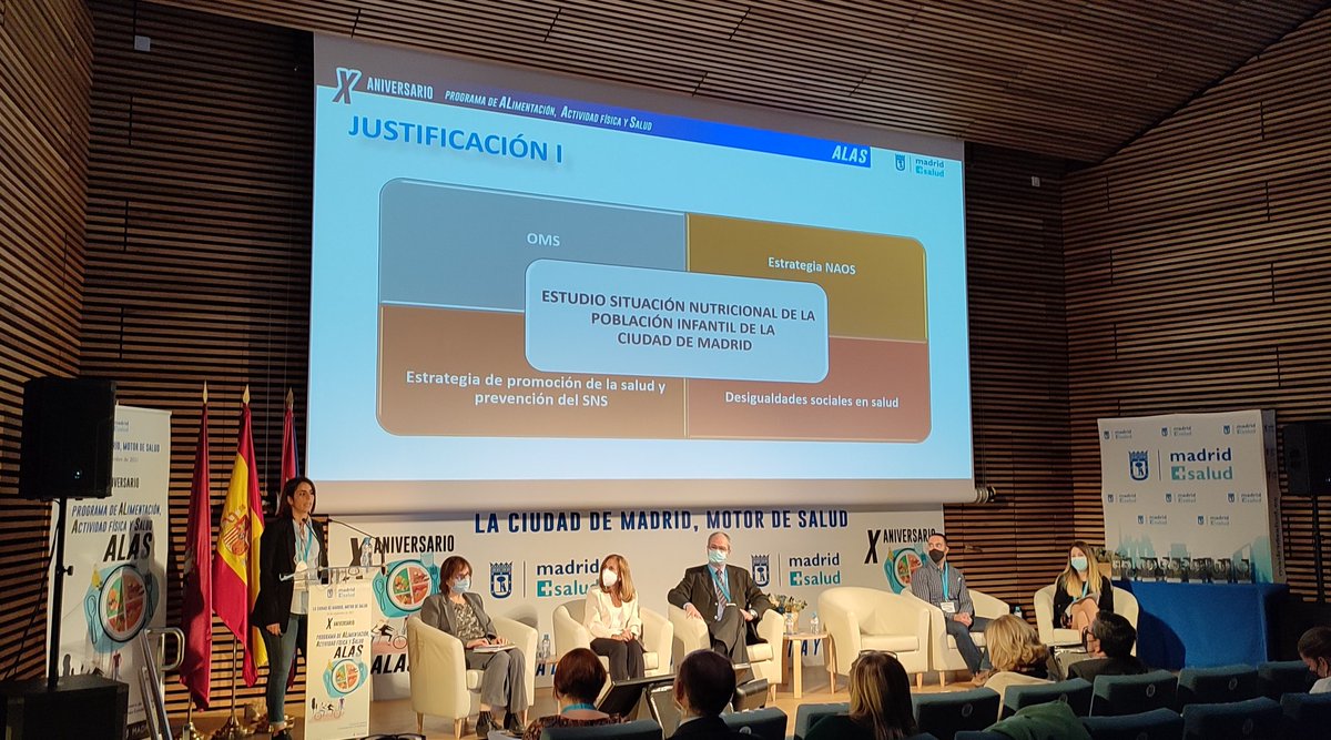 madridsalud's tweet photo. 2ª parte de la Mesa Redonda, ésta vez de la mano de Sarai Pino, Darío Ochoa y Raquel Priego, con proyectos específicos en los centros municipales de salud comunitaria.

Sigue la Jornada en directo en nuestro streaming 👩🏽‍💻🖥️ https://t.co/wI8y24HpSW https://t.co/nhGSyic9hw