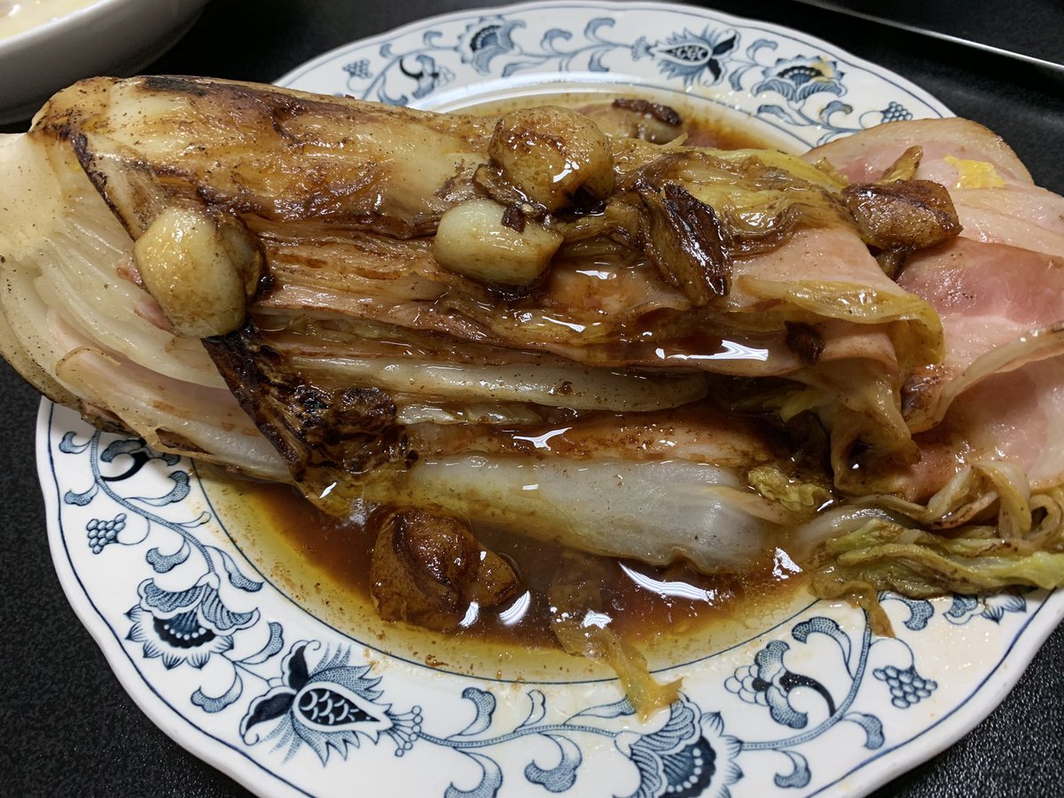 縦に切った白菜を豪快に焼いちゃう 白菜ステーキ おいしいの その辺の肉よりおいしい し 冷蔵庫も片付くよ Togetter 縦に切った白菜を豪快に焼いちゃう 白菜ステーキ おいしいの その辺の肉よりおいしい し 冷蔵庫も片付くよ Togetter
