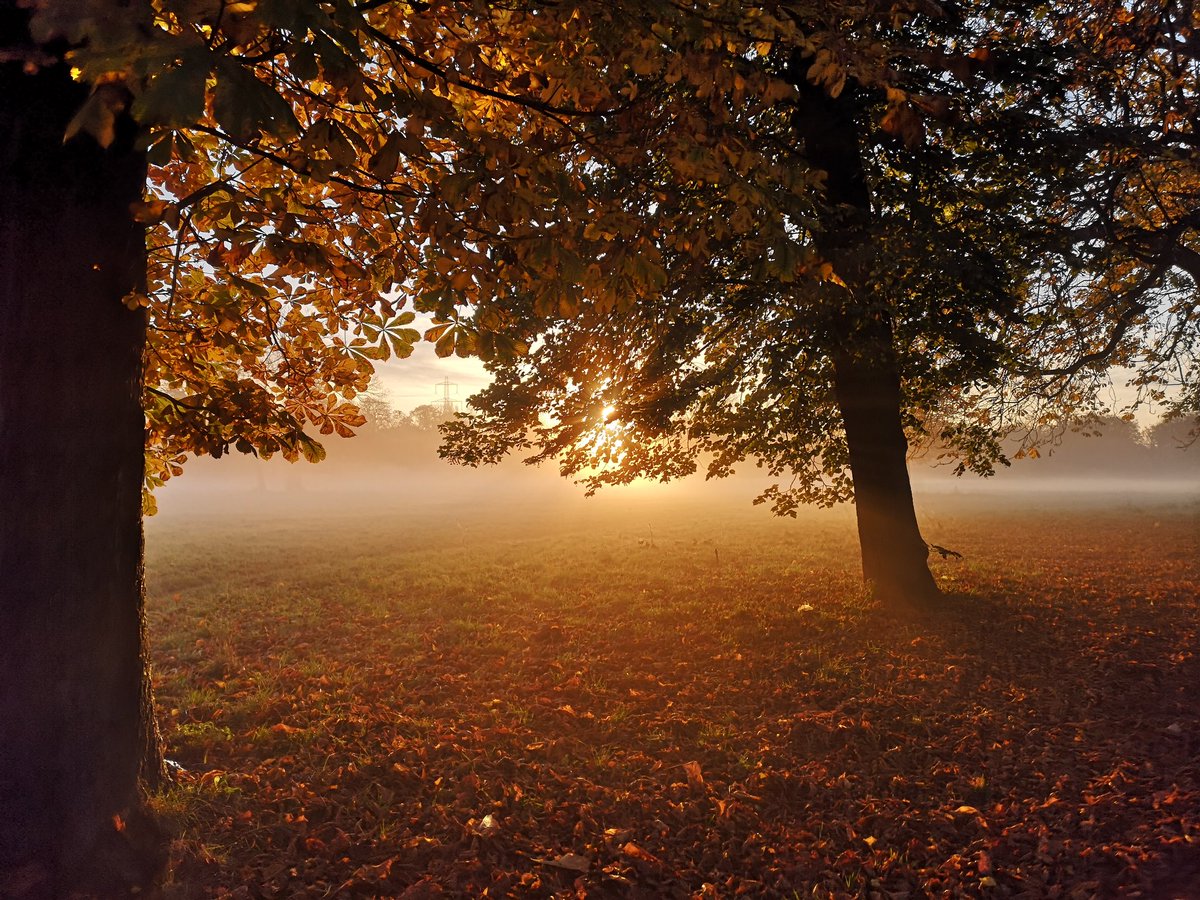 PalmerPhotoUK's tweet photo. Oooo... Forgot one! Lol @itvweather https://t.co/Ef3tKofmR1
