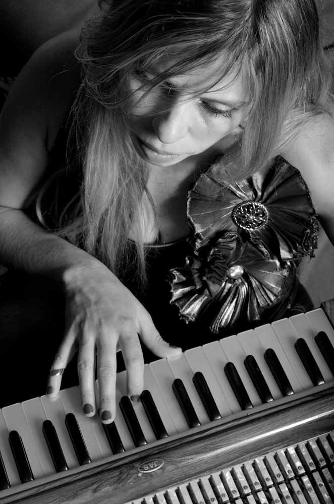 Tune in to listen.camp this evening to listen to another episode of <a href="/Blind_DogStudio/">Blind Dog Studio Presents</a> on <a href="/listen_camp/">CAMP Radio</a> 11pm CET/ 10pm UK time. With <a href="/HAVVKmusic/">HAVVK</a> , <a href="/JOANPOLICEWOMAN/">JOAN AS POLICE WOMAN</a>  <a href="/clementinesart/">Benjamin Clementine</a>, <a href="/lilithaimusic/">lilith_ai</a> <a href="/AldousHarding/">Aldous Harding</a> <a href="/Modern_Studies_/">Modern Studies</a>  and more... See you later 🎹🎸🧡🌈🐾