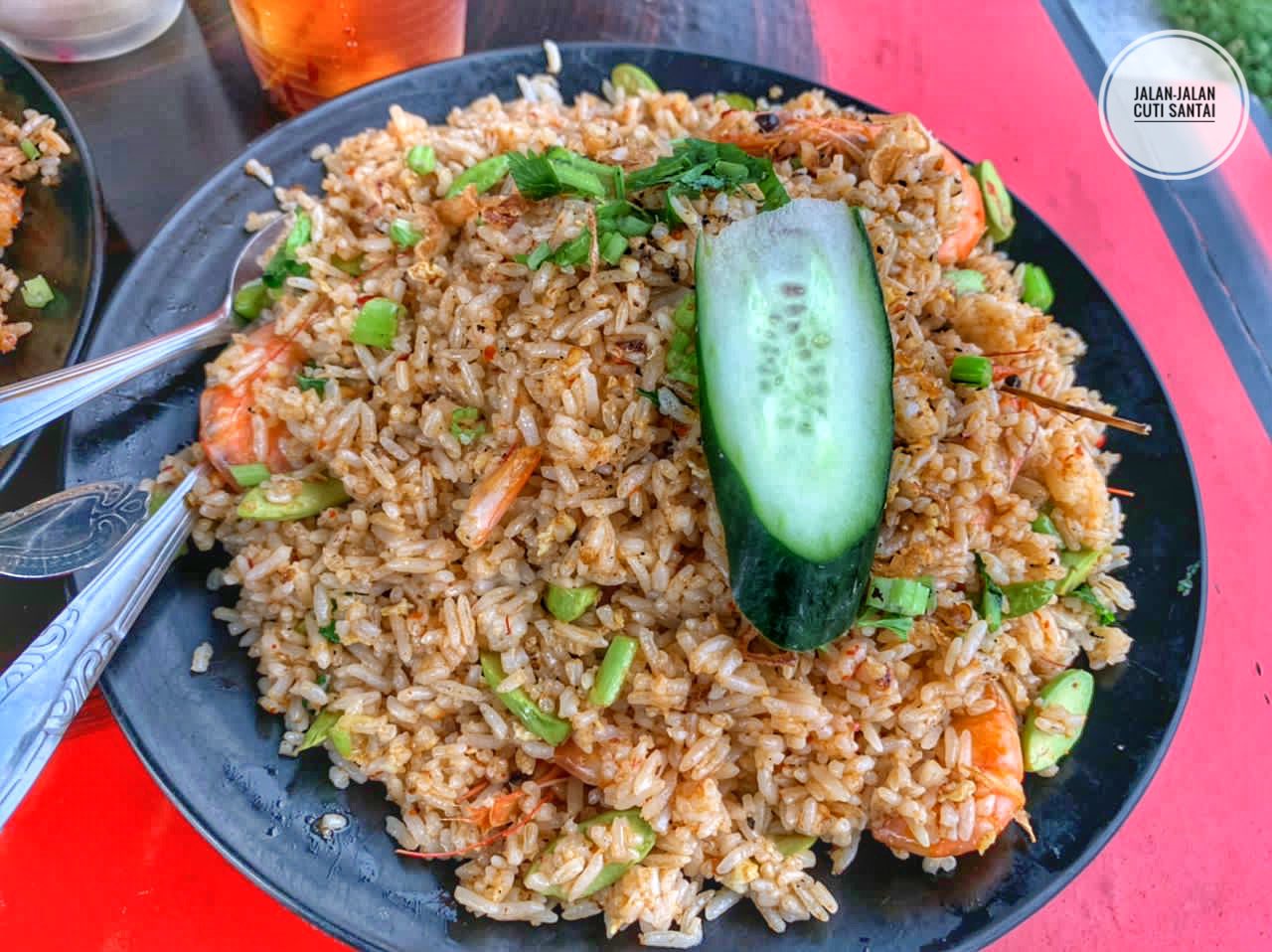 Nasi goreng melimpah