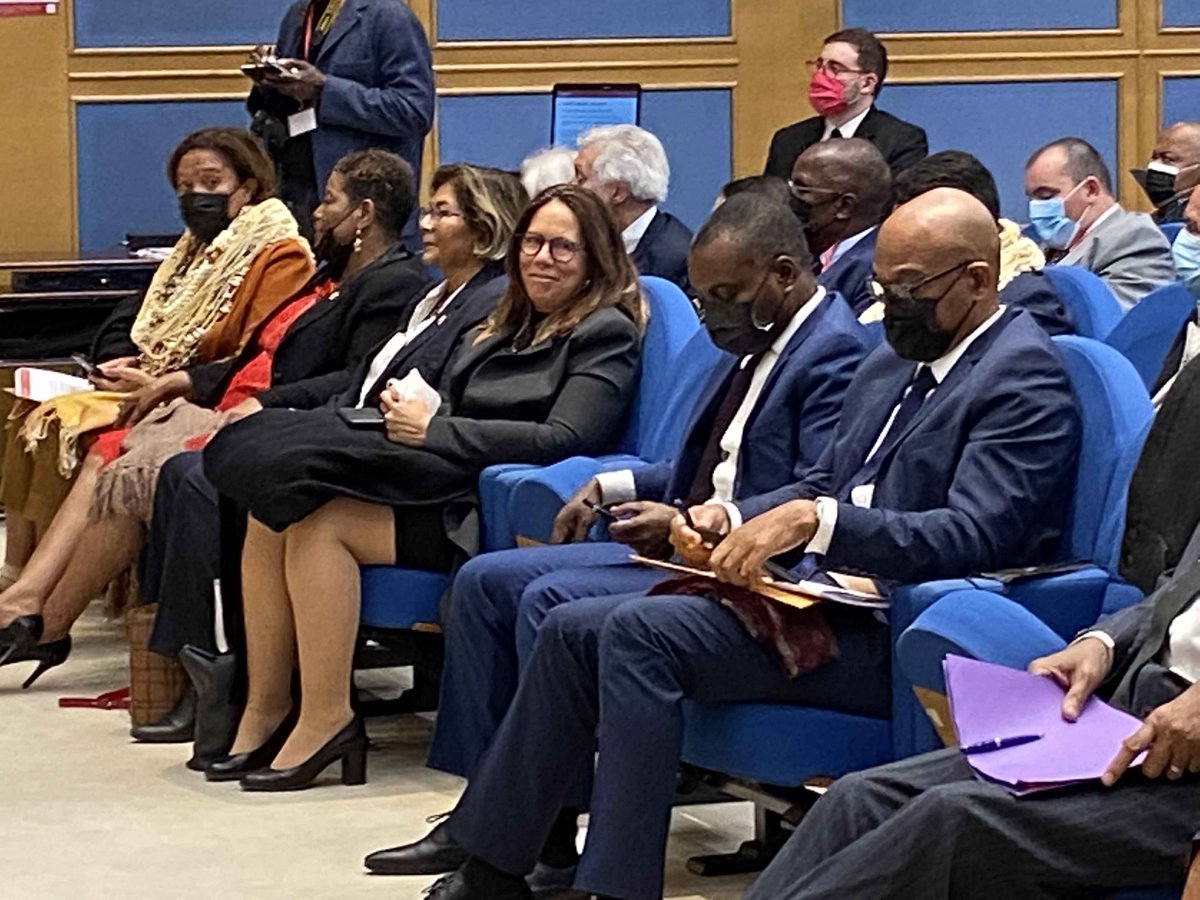 10 ans de la Délégation #OutreMerSenat. Visibilité, recherche de solutions concrètes, transversalité, acclimatation, « dé-ghetoïsation » sont les principaux mots clés du travail effectué au profit des #outremer
Heureuse de retrouver <a href="/MichelMagras/">Michel Magras</a> en qualité d’ancien président.