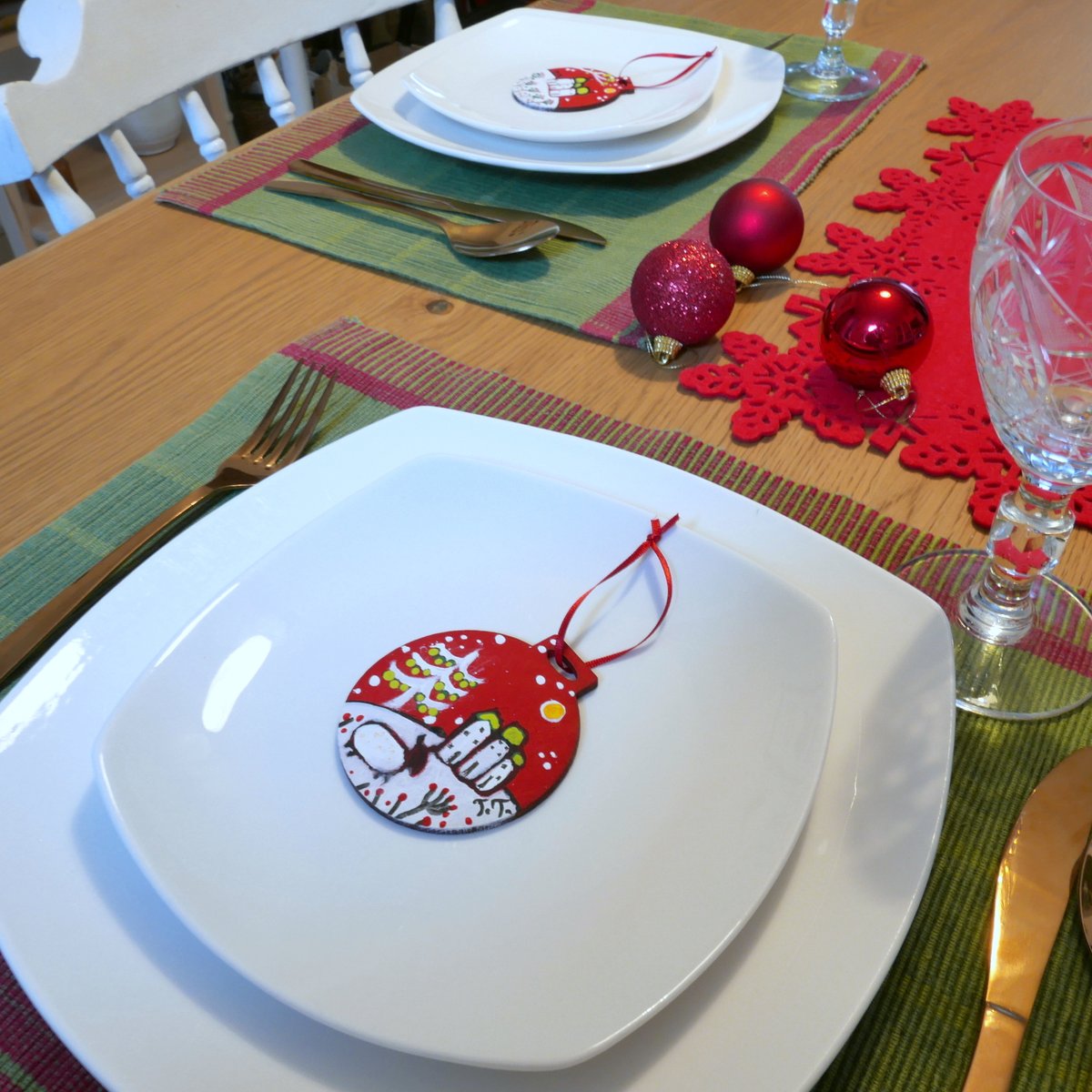 TeodoraPainting's tweet photo. My #handpainted #Christmas #ornaments can be used as part of your #festivetable setting as shown in this photo. Available in my @folksy shop:
https://t.co/9ypm9CDEXG
#Christmas2021 #Christmastable #christmasiscoming #rustic #redbauble #newonfolksy #handmade https://t.co/ODyPXkunhS