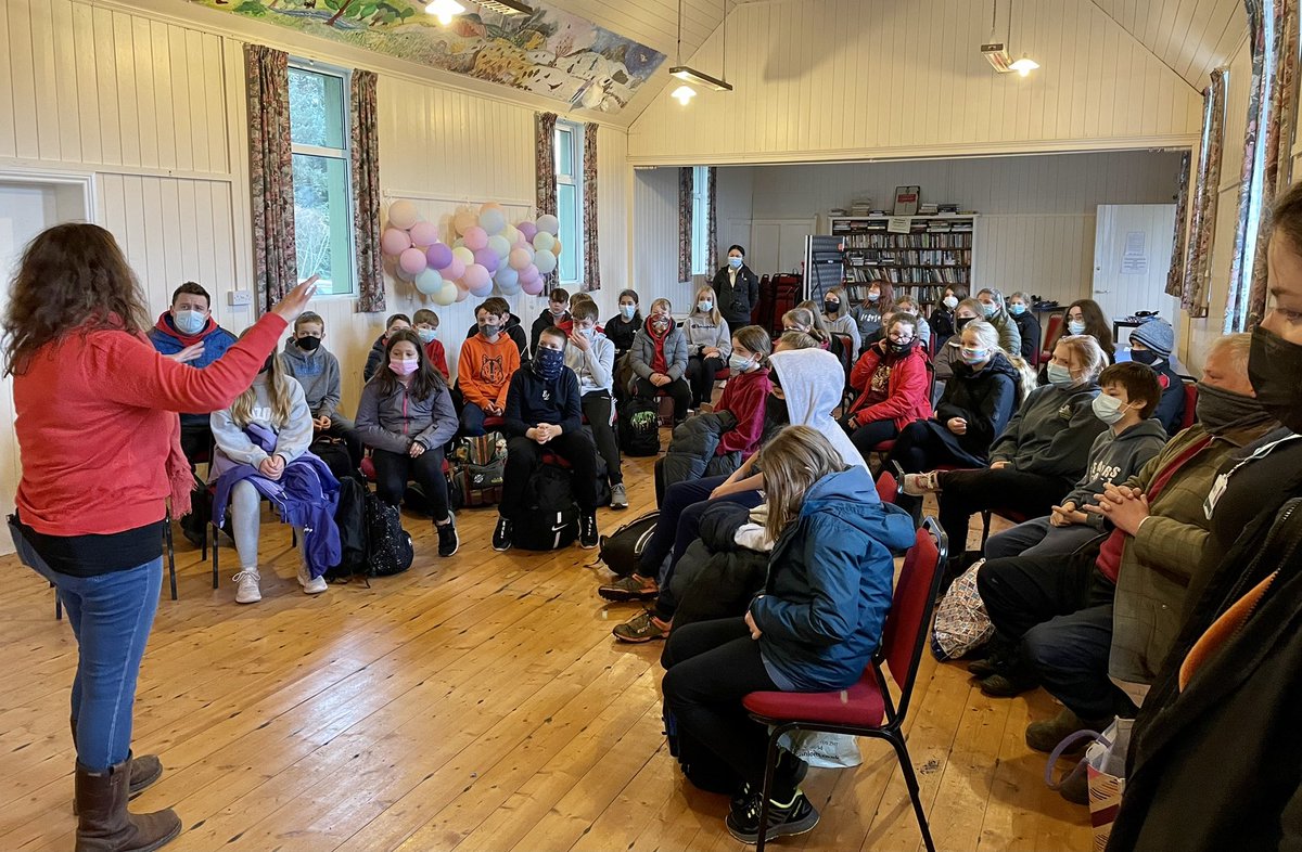 DYWBHS's tweet photo. Great to be on our 1st @DYWBorders trip with @SocialBhs &amp; our S1/S6🐻 getting hands on experience with @ArchScot at Bedrule Castle! Fantastic to be joined also by parent helper Kristian Pedersen lecturer of Archaeology🏺
@EdinArch
@EdinburghUni
#ScotCareersWeek
#BHSPartnerships🤝 https://t.co/gxIEUUo0O5