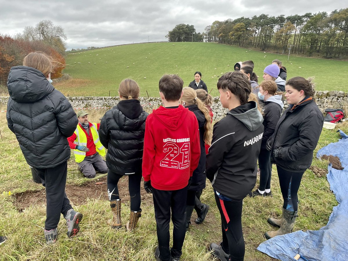 DYWBHS's tweet photo. Great to be on our 1st @DYWBorders trip with @SocialBhs &amp; our S1/S6🐻 getting hands on experience with @ArchScot at Bedrule Castle! Fantastic to be joined also by parent helper Kristian Pedersen lecturer of Archaeology🏺
@EdinArch
@EdinburghUni
#ScotCareersWeek
#BHSPartnerships🤝 https://t.co/gxIEUUo0O5