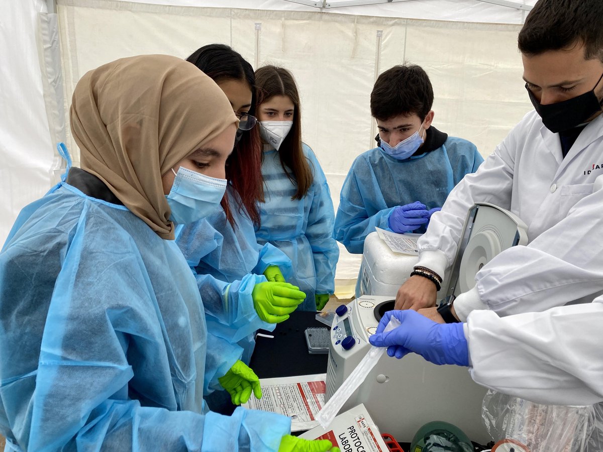 InsPereRibot's tweet photo. Científics/ques 🥼per un matí al taller #GeneracióCiència de l’@idibaps: #PCR 🧬, #electroforesi i un escape room sobre el covid banc 🦠!
Som-hi! @SSTTMVO @CRP_baixmaresme @vilassarradio @VilassardeMar @jadsuar2 https://t.co/YnznPPZrwI