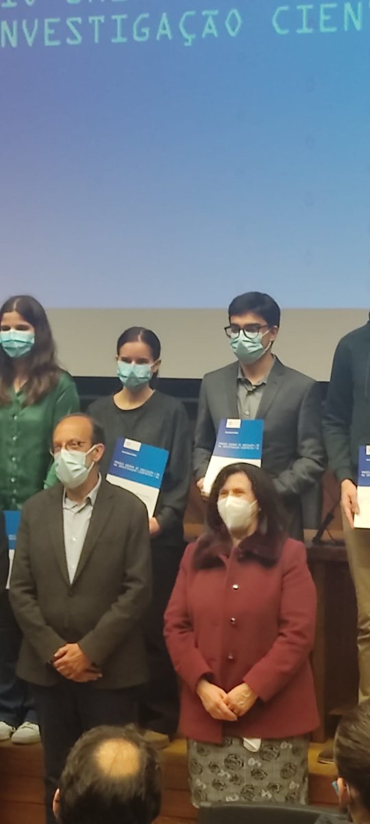 2dPhot's tweet photo. Daniel Miranda won the @UMinho_Oficial initiation of scientific Research with the work "Laser patterning on transition metal dichalcogenides thin films" carried out at @INLnano in the group 2D Materials and Devices. Congratulations! https://t.co/bwRzeJ0VRb