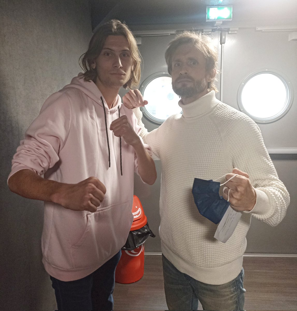 MaxLobjois's tweet photo. Chaque Super-héros mérite un coéquipier 👊🏻💥

Super-héros malgré lui est actuellement en avant-première un peu partout. Alors foncez c'est une tuerie !!
Merci à Fifi de m'avoir accordé une scène de 3 secondes dans le film, c'est un début 😄
#SHML https://t.co/BUZk3IIGeU