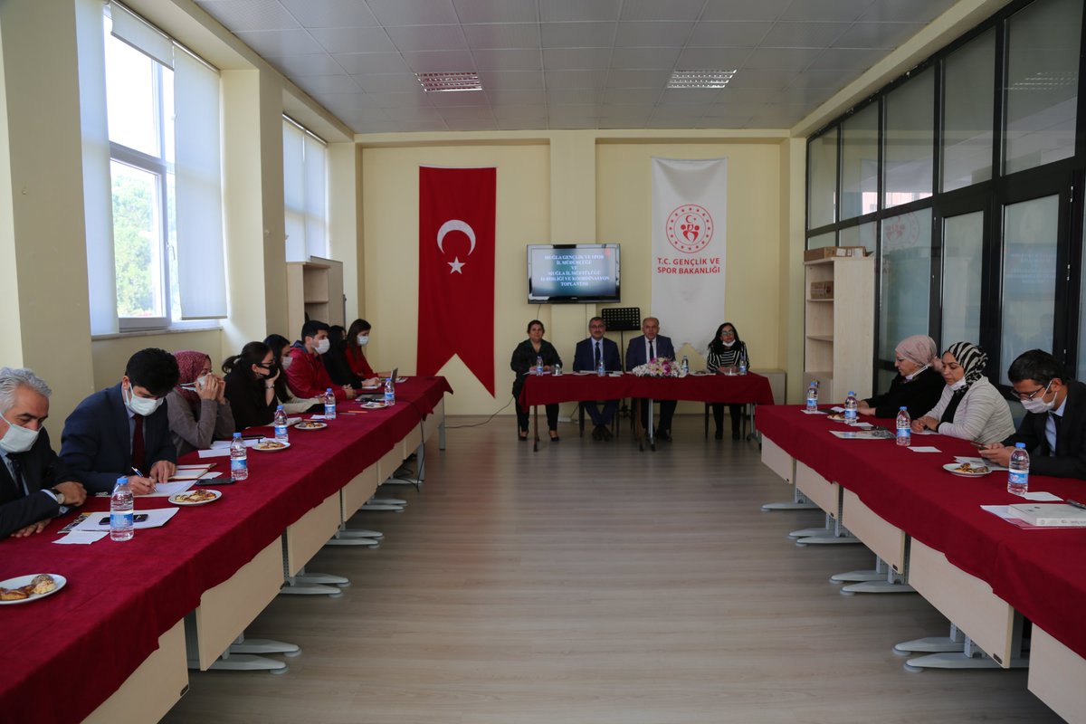 GSB_Mugla's tweet photo. Eğitim Öğretim yılında manevi rehberlerimiz ile gerçekleştirilecek faaliyetler kapsamında istişare toplantısı yapıldı. İl Müdürümüz @omer_ilman ve İl Müftüsü Yaşar Çapçı'nın başkanlığında yapılan toplantıya Yurt Müdürlerimiz katılım sağladılar.

@kasapoglu 
@gencliksporbak https://t.co/GLHfsSH3sR