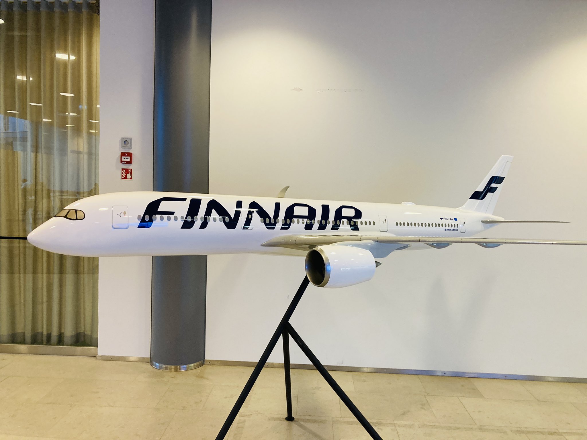 フランカー Rt Finntour 初めて来たフィンエアー本社に大興奮 機内販売がないからだと思うけど飛行機模型や機内で出るブルーベリージュース Lumeneの化粧品 マリメッコなど販売中でした T Co mps16lnl Twitter