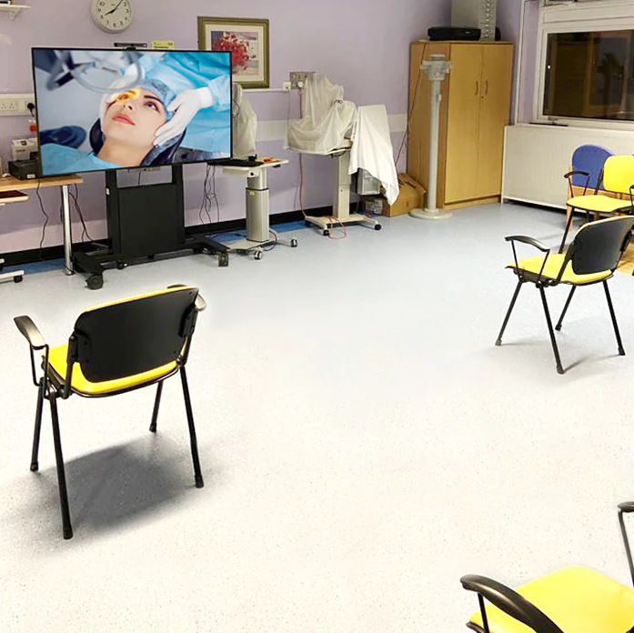 BenQBusinessUK's tweet photo. We're so proud to have worked with the Prince Charles Eye Unit at Royal Berkshire NHS Foundation Trust @RBNHSFT to deliver a #hybridsolution which allowed them to continue their sight-saving work despite the challenges of #COVID. 

Read more here:
https://t.co/q7aX73Ayjz https://t.co/OPe5xTEUzS