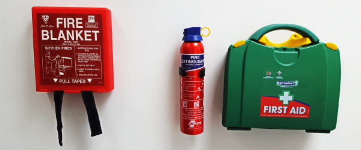 FTSOnline's tweet photo. Thousands of cheap fire blankets are sold online, many untested. Would you know what to look for? https://t.co/f9q2eTX5mf  #Safety #FireBlankets #Fake https://t.co/o7qR7mCm3d
