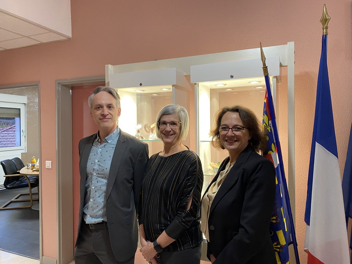 LyceeEdgarFaure's tweet photo. Accueil de nos partenaires du #cegeplimoilou , plaisir de se retrouver après deux ans d’interruption ! @drareicbfc @acbesancon https://t.co/JYSM90w9Kn