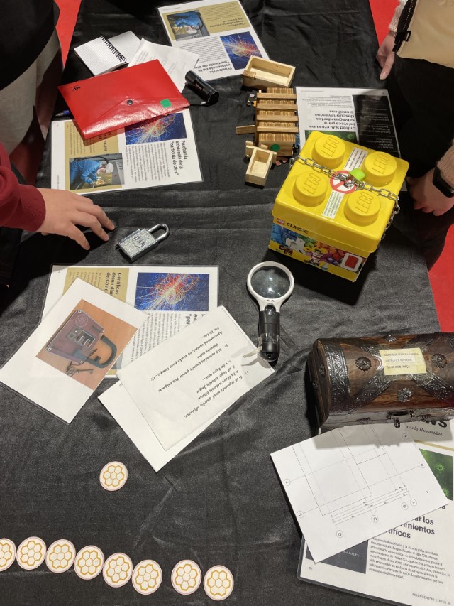 CanRecord's tweet photo. L'alumnat de 3r i 4t de Can Record ha encetat la Setmana de la Ciència (15-19 de novembre) amb un escape room i continuarà amb 1r i 2n. Els equips de científics i científiques han desplegat totes les seves habilitats per dur a terme la missió assignada i ha estat tot un èxit! https://t.co/08sz3DX4b0