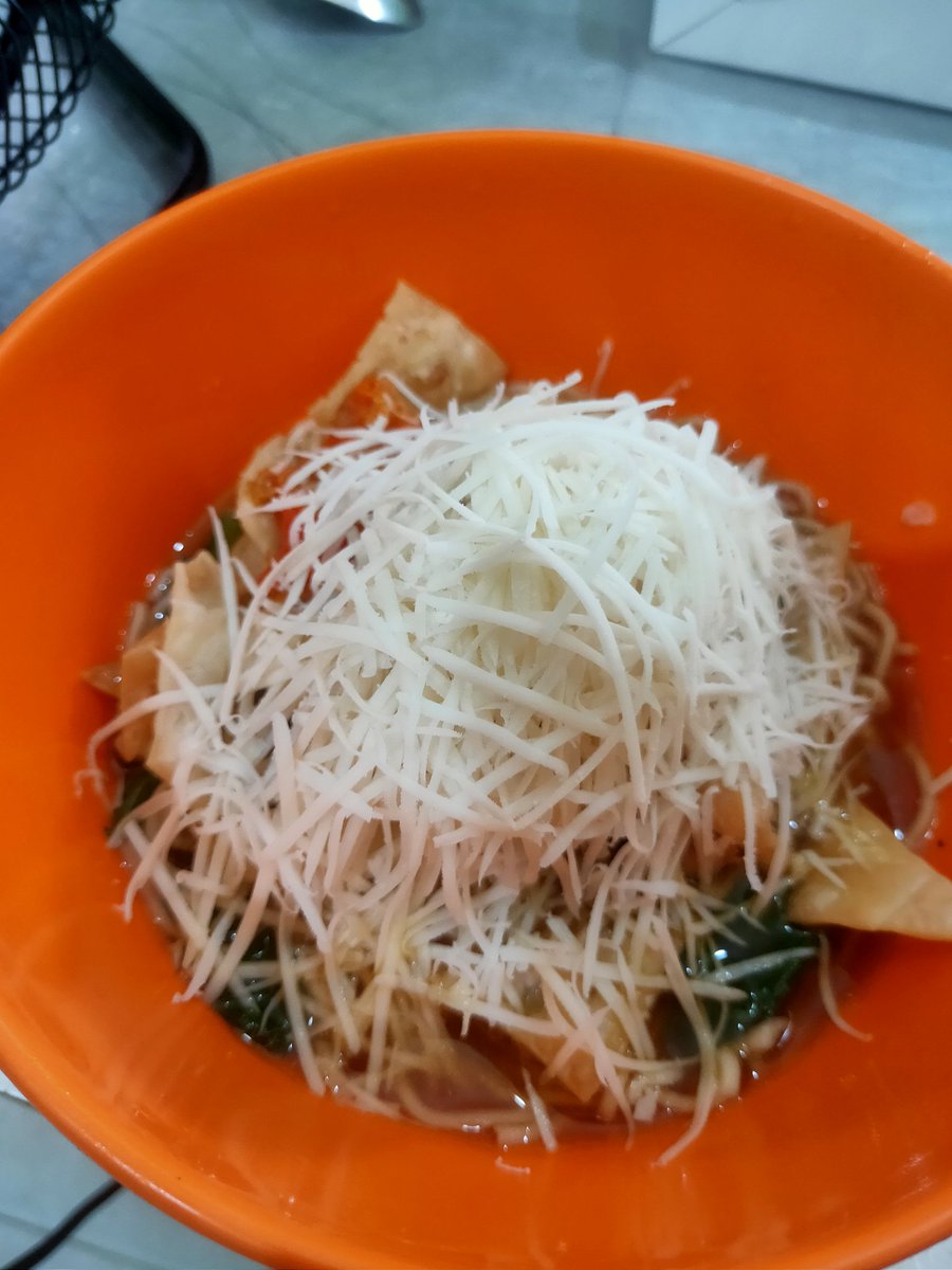 NooBITAbook's tweet photo. Jangan lupa makan siang,

Mi ayam keju 
#experimen https://t.co/v6hWVE2Jg3