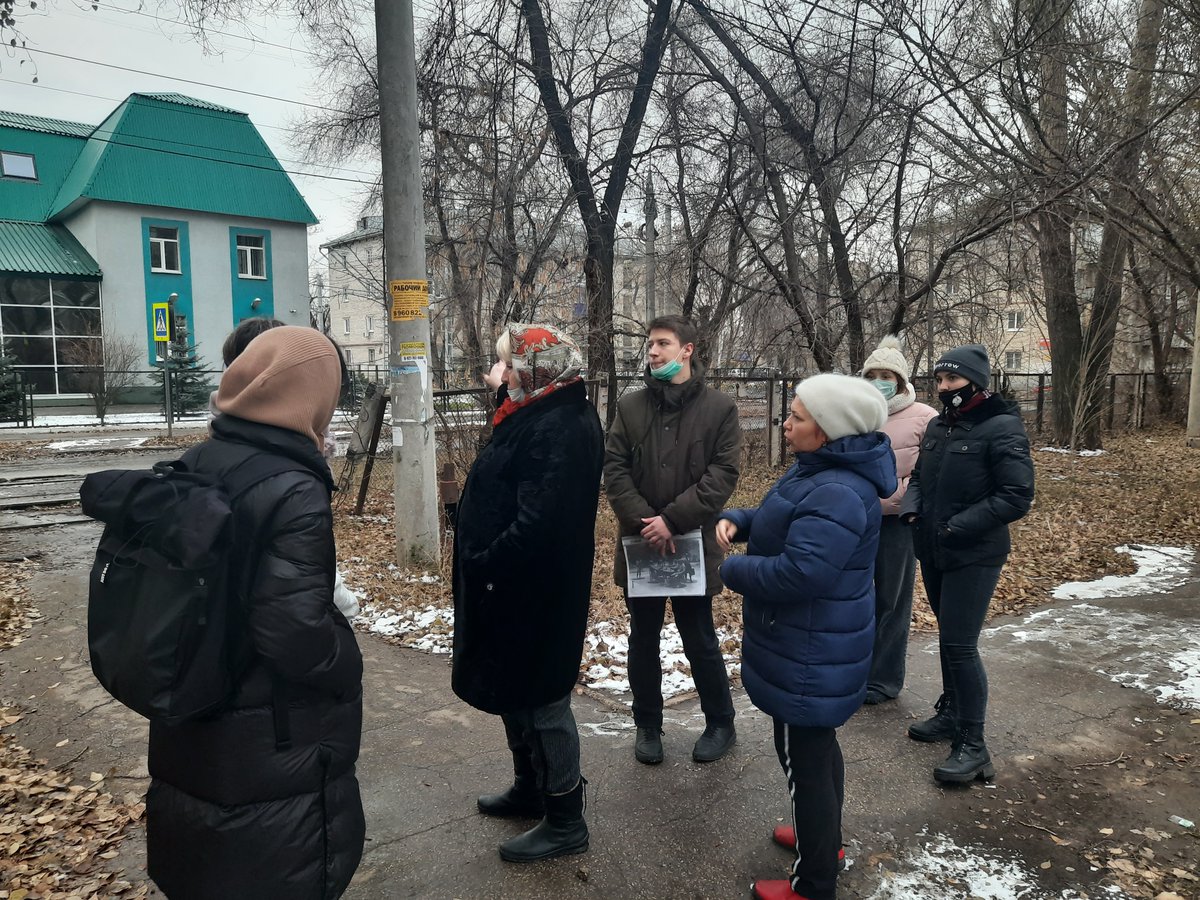 envpsylab's tweet photo. #ПроРайоны #Металлург

12 ноября архитекторы вышли на Аллею А.С. Пушкина на Металлурге, которая должна начаться с арт-объекта!

Архитекторы @nasybullina_r и @DeminaVolk помогут Музею объективироваться в уличном пространстве микрорайона. https://t.co/DZwUJbwYNA
