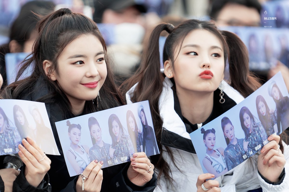 girlgroupsdata's tweet photo. HONEYCRACKER 2019 COMPILATION (ITZY YEJI &amp; LIA( [CLOSED FANSITE] {Photos} ☛ https://t.co/lyf7YDKpeI
#있지 #ITZY #리아 #LIA #YEJI #HWANGYEJI #황예지 #예지 #최지수 https://t.co/5XF55AzPtT