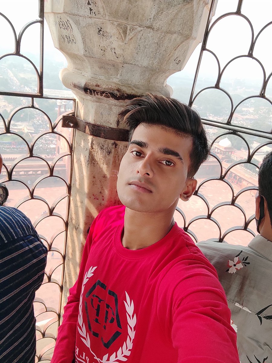 anasbartels's tweet photo. Explore the Jama masjid.
.
#jamamasjid #vlog #delhi #travel #travelphotography #travelblogger #traveltheworld #explore #bagpack #anasbartels #selfie #india https://t.co/naXOmGSisj