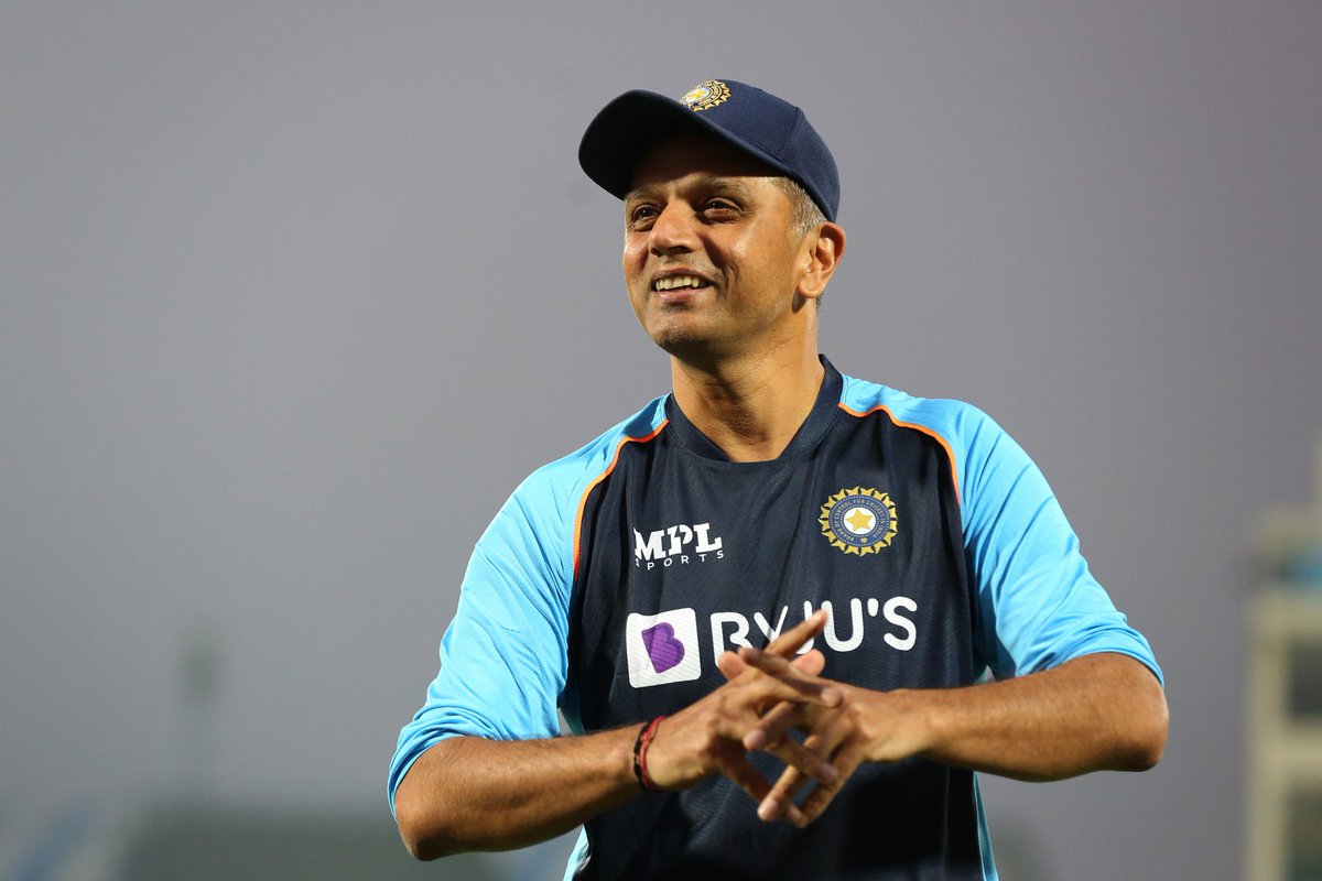 Maxwelin1's tweet photo. The new #caption New #coach 

The Aim is next t20 works cup in #Australia 
#OneTeamOneDream 
#beliveinblue 
#bluearmy 
#onenation 
#newstart 
#INDvsNZ https://t.co/sge88ZyZQB