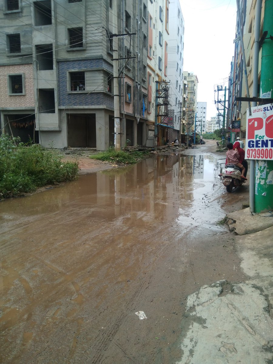 jagat01's tweet photo. Electronic City phase 1 condition..hope someone listen to us as well ..we are taxpayers but what we get in response is gutter water.. 
@SwachhBharatGov 
@PMOIndia 
@rashtrapatibhvn 
@BBMPCOMM 
@NITIAayog 
@nitin_gadkari 
@CMofKarnataka 
@gokRDPR 
@ShikaripalyaL 
@HomeMinistr2024 https://t.co/f5SgaF17gJ