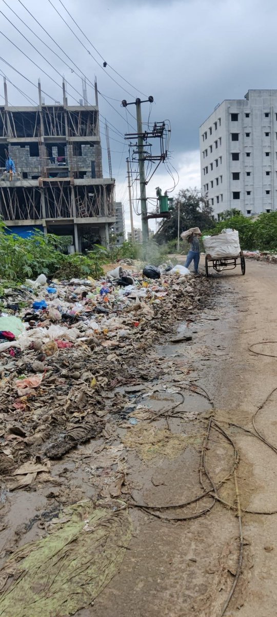 jagat01's tweet photo. Electronic City phase 1 condition..hope someone listen to us as well ..we are taxpayers but what we get in response is gutter water.. 
@SwachhBharatGov 
@PMOIndia 
@rashtrapatibhvn 
@BBMPCOMM 
@NITIAayog 
@nitin_gadkari 
@CMofKarnataka 
@gokRDPR 
@ShikaripalyaL 
@HomeMinistr2024 https://t.co/f5SgaF17gJ