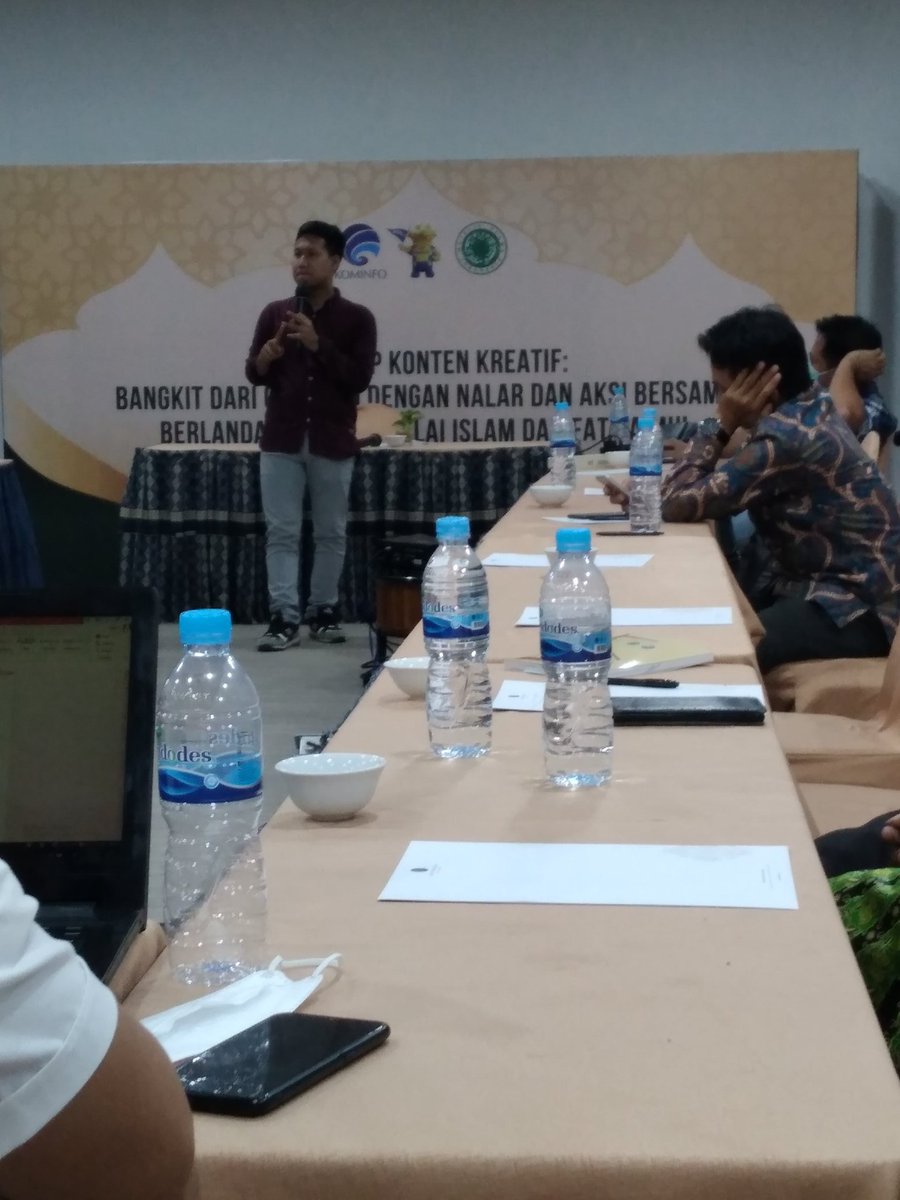 MananSir1's tweet photo. Lanjut Materi Ke 6 workshop konten kereatif
#IslamWasathiyahMUI 
#MUISumateraUtara https://t.co/lo5qTqNF5N