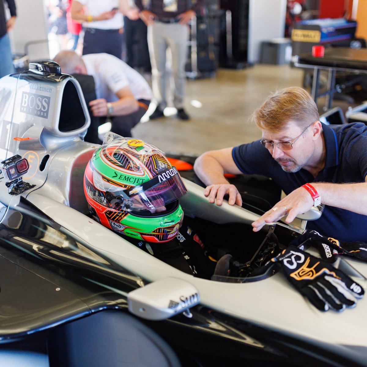 MatraxRacing's tweet photo. #F1 | @ArrowMcLarenSP´s @IndyCar pilot @PatricioOWard drove @F1MikaHakkinen's '98 @McLarenF1 #MP413 at the @WeatherTechRcwy 🇺🇸. Wow! The Mexican driver 🇲🇽 at full throttle with a @F1 🏎️ &amp; former Finn 🇫🇮 F1 Champ 🏆🏆 1998 &amp; 99 in California.
 📸 Arrow McLaren SP https://t.co/Se3N5IOJzb