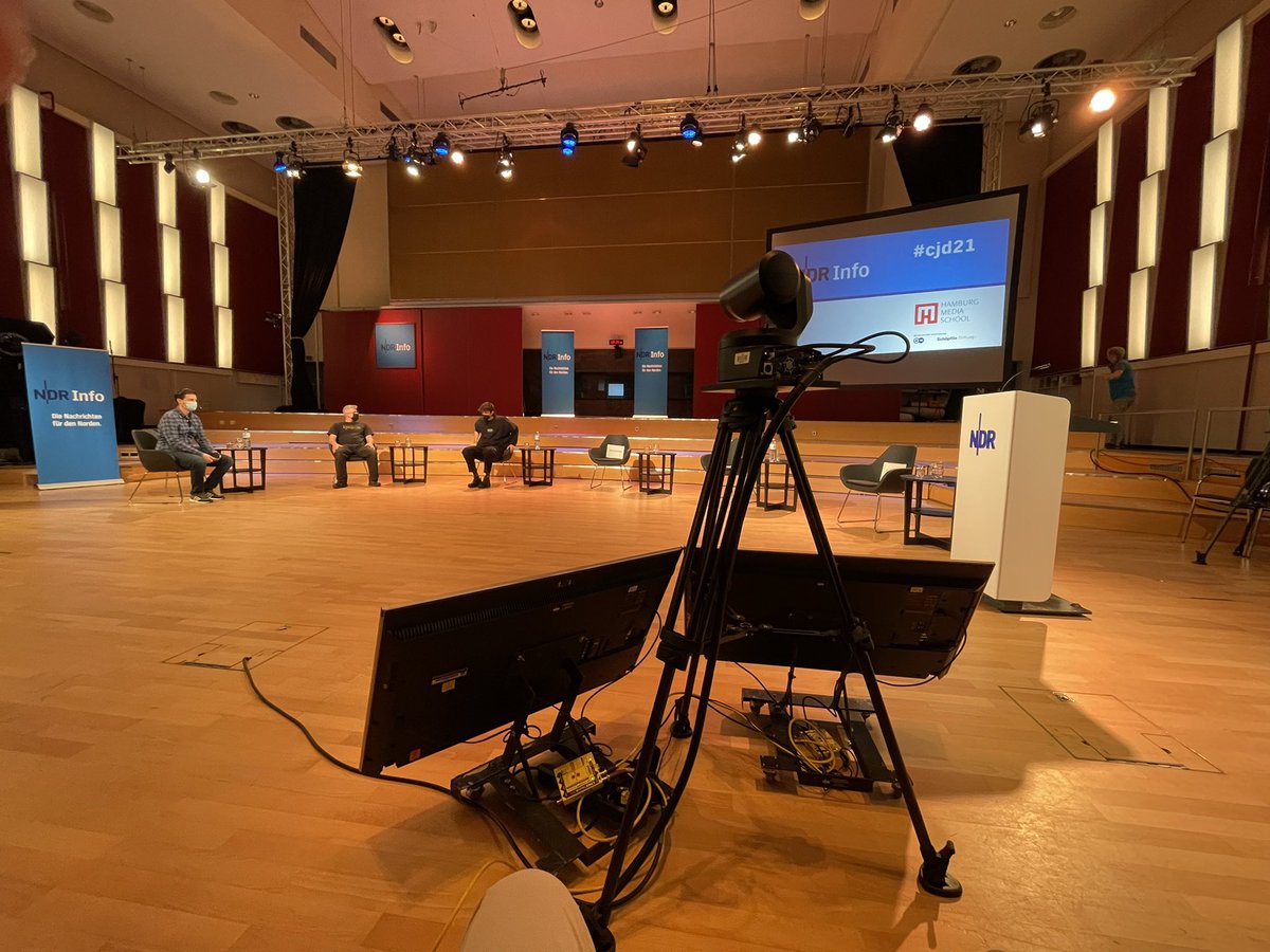 AdrianFeuerbach's tweet photo. One, two, Test, Test. Letzte technische Proben vor dem Constructive Journalism Day von @NDRinfo und @HHMediaSchool. Ab 10.00 Uhr live im Videostream auf https://t.co/u1UgelmPDt und im Digitalradio auf NDR Info Spezial! #cjd21 @NDRpresse https://t.co/jlTRwuOXgw