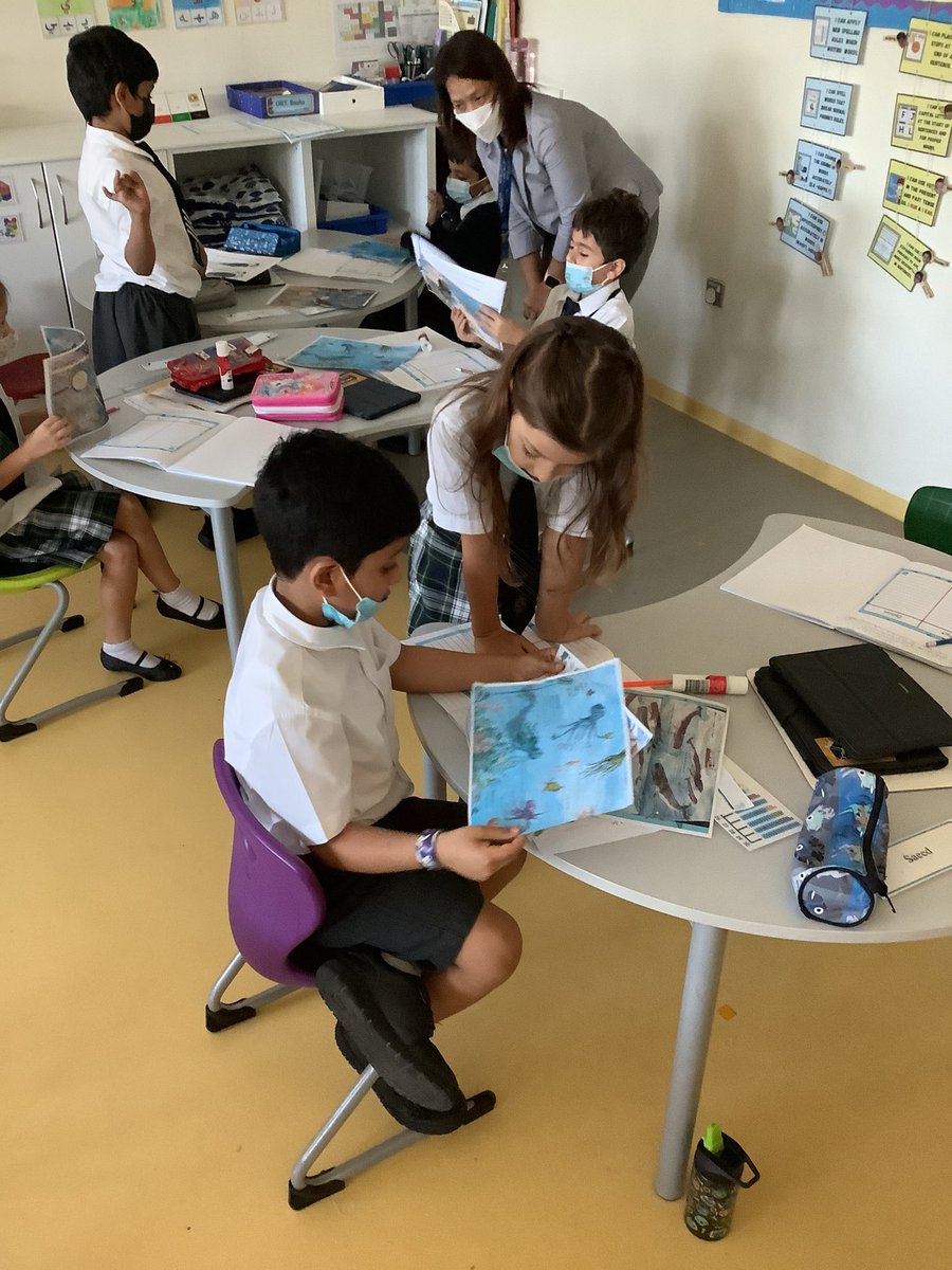 ReptonADYr2's tweet photo. In Eagles class today, we have been analyzing the differences between fiction and non fiction! To help us, we looked at different examples. We came up with lots of differences and even discussed the differences between fact and opinion! #facthunters #nofakefacts https://t.co/eYt2GIFqko