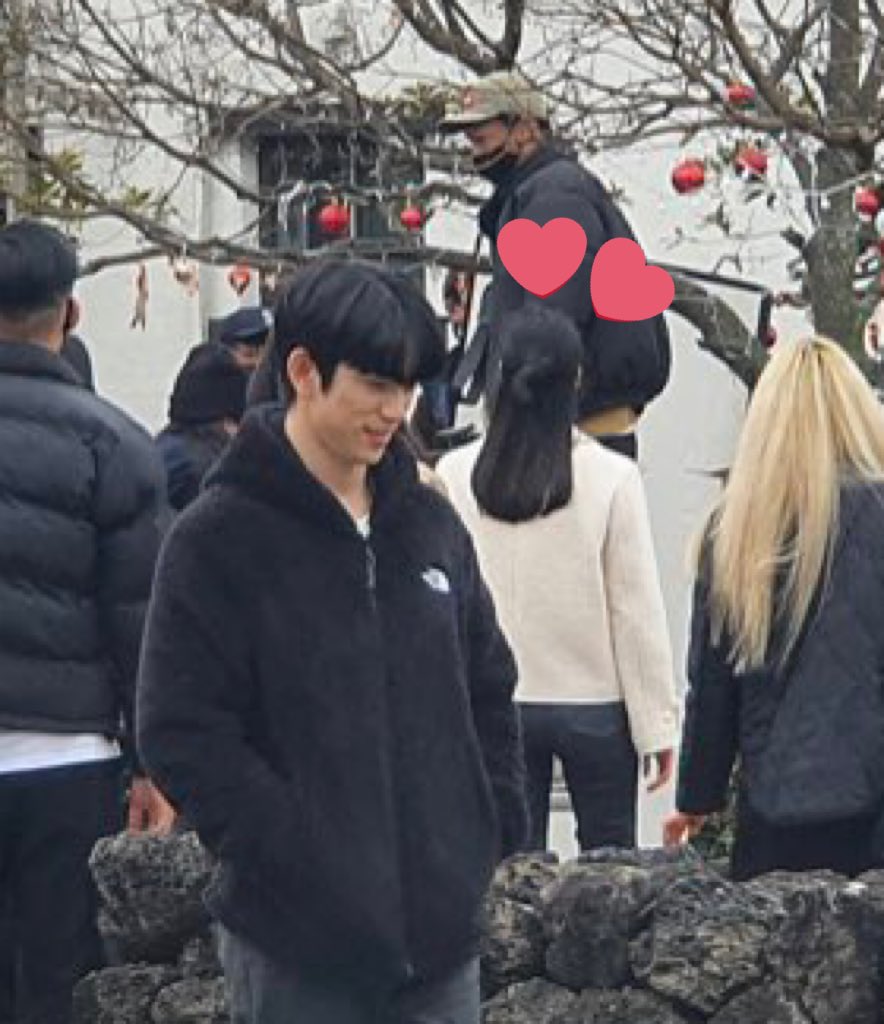 chanelstann's tweet photo. Spotted: Yumi and Babi again! 🥰 https://t.co/QfPxcGp182