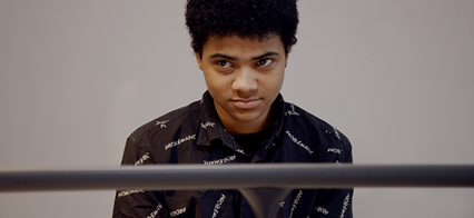 Kijktip: Zondag 21 november, 20.00 uur bij de @VPRO in 2doc op NPO 2: JASON. De Teledoc van regisseur Maasja Ooms en producent Cerutti Film is het laatste deel van een schokkende trilogie over de #jeugdzorg pedagogiek.nu/1030304