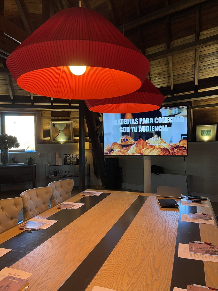 mkdirecto's tweet photo. 👏🏼A punto de comenzar con un nuevo #MKDate de la mano de @integralads
Conoceremos todos los retos del targeting contextual de la mano de expertos del sector 💡
¡Te lo contamos! 👀 https://t.co/rt3miialOu