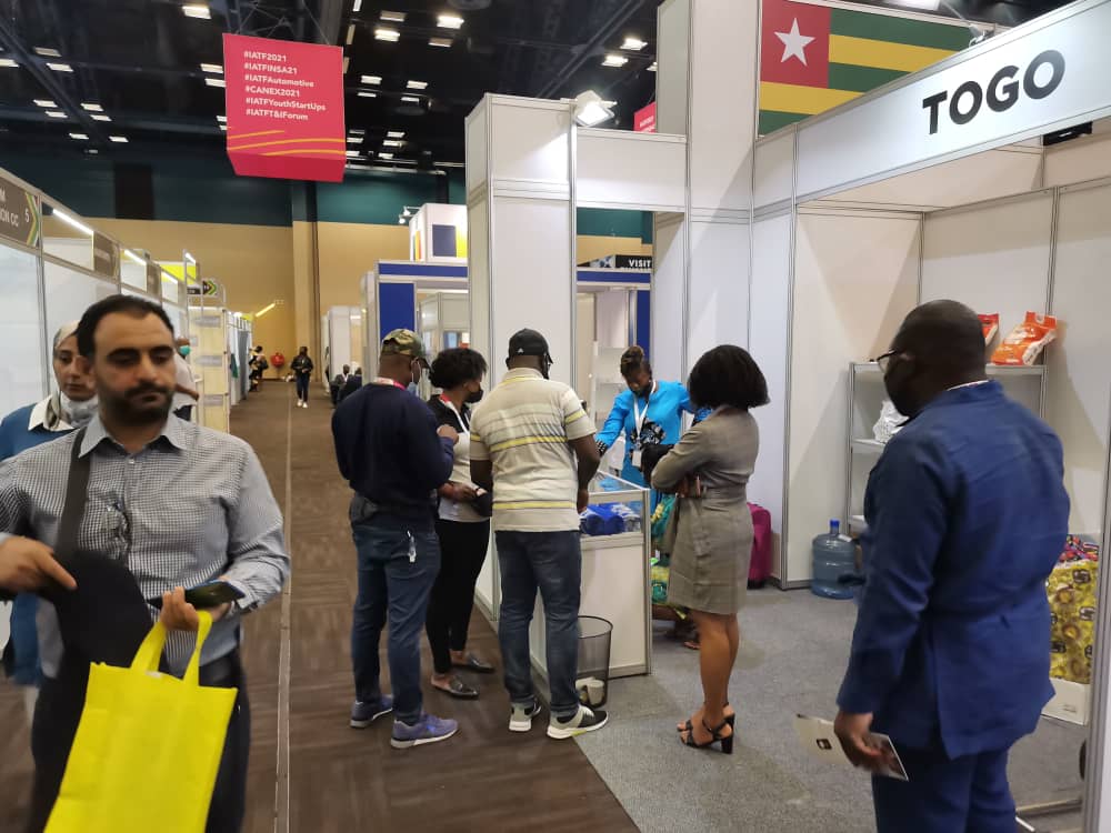 CommercegouvTg's tweet photo. La 2e foire commerciale intrafricaine de Durban en Afrique du Sud a été officiellement ouverte le lundi 15.11.2021. 

Plusieurs pays dont le Togo🇹🇬 participent à ladite manifestation qui regroupe selon les organisateurs "plus d'un millier d'exposants et plus de 10 000 produits." https://t.co/KycjOSperH